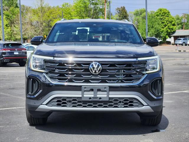 2026 Volkswagen Atlas Cross Sport SE with Technology