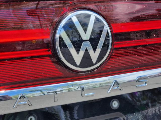 2026 Volkswagen Atlas Cross Sport SE with Technology