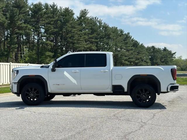2024 GMC Sierra 2500HD 4WD Crew Cab Standard Bed AT4