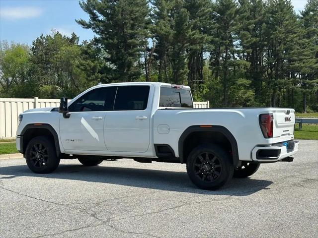 2024 GMC Sierra 2500HD 4WD Crew Cab Standard Bed AT4