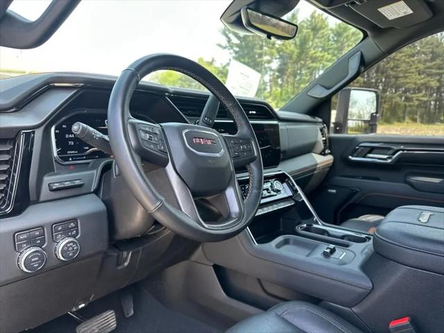2024 GMC Sierra 2500HD 4WD Crew Cab Standard Bed AT4