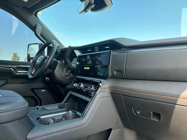 2024 GMC Sierra 2500HD 4WD Crew Cab Standard Bed AT4