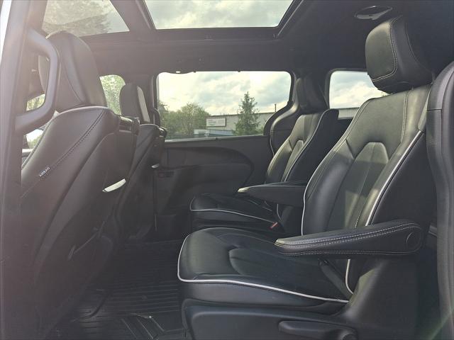2023 Chrysler Pacifica Hybrid Limited