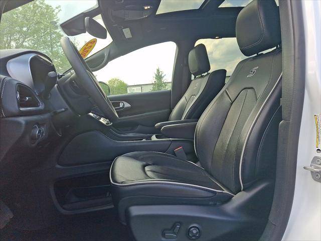 2023 Chrysler Pacifica Hybrid Limited
