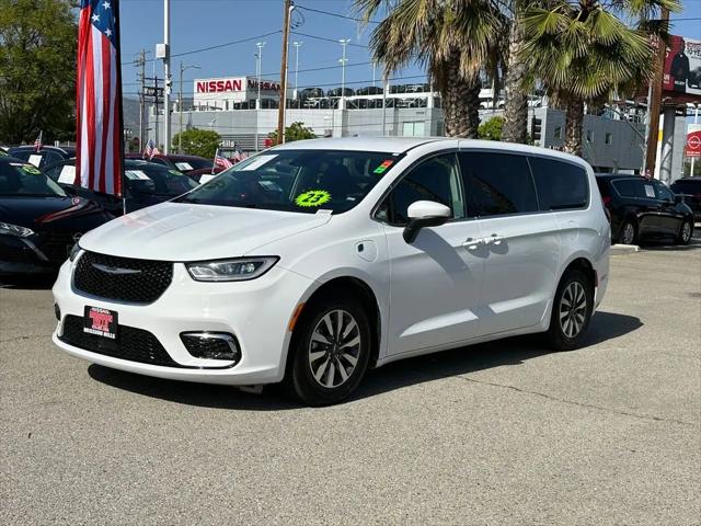 2023 Chrysler Pacifica Hybrid Touring L