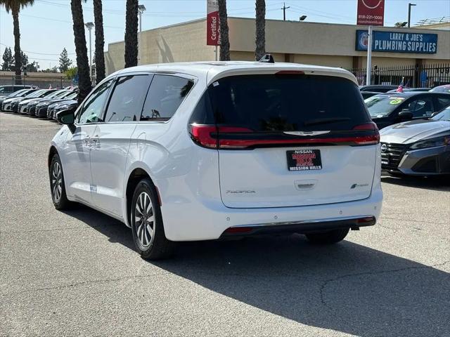 2023 Chrysler Pacifica Hybrid Touring L