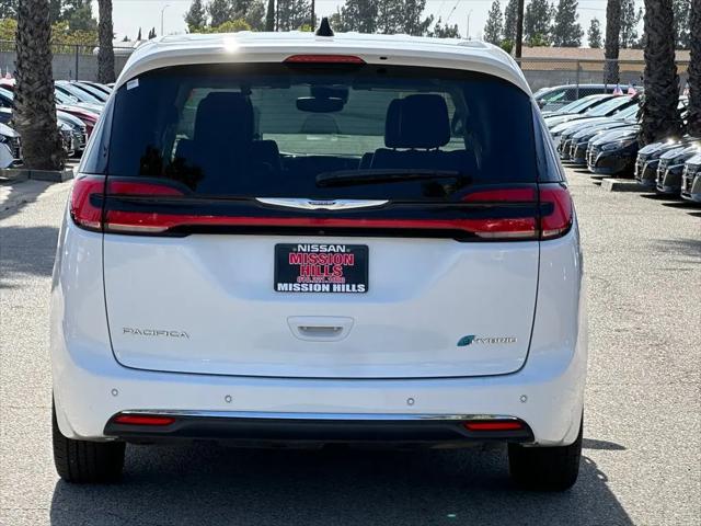 2023 Chrysler Pacifica Hybrid Touring L
