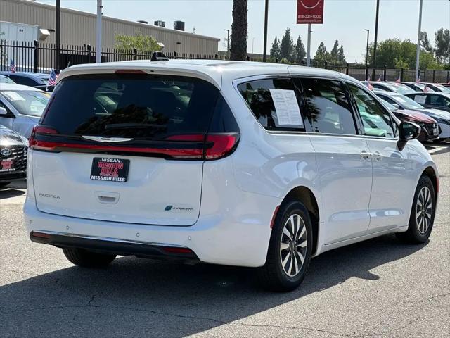 2023 Chrysler Pacifica Hybrid Touring L