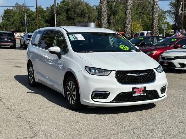 2023 Chrysler Pacifica Hybrid Touring L