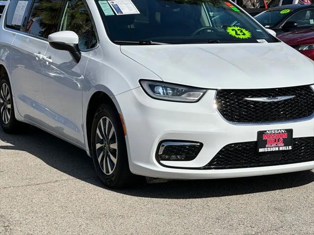 2023 Chrysler Pacifica Hybrid Touring L