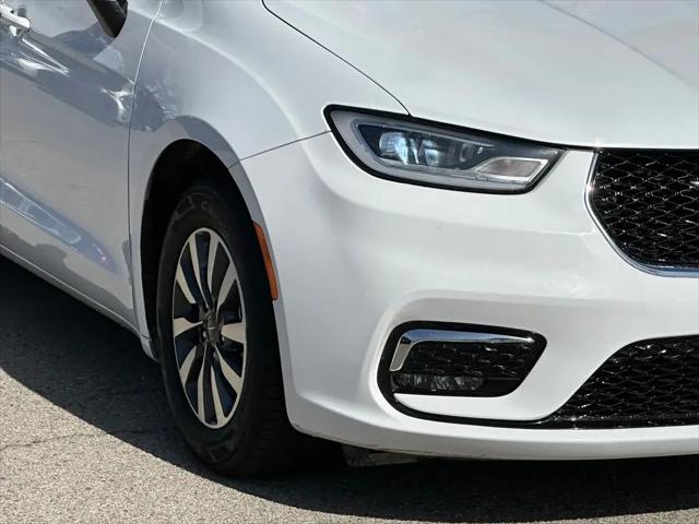 2023 Chrysler Pacifica Hybrid Touring L