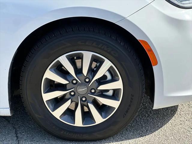 2023 Chrysler Pacifica Hybrid Touring L