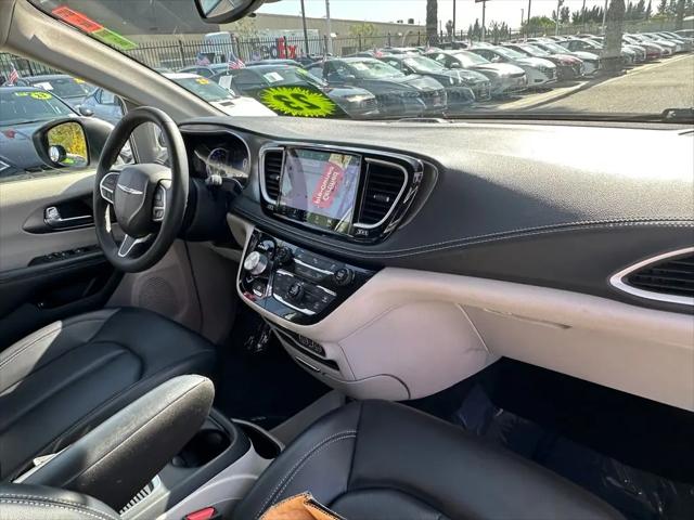 2023 Chrysler Pacifica Hybrid Touring L
