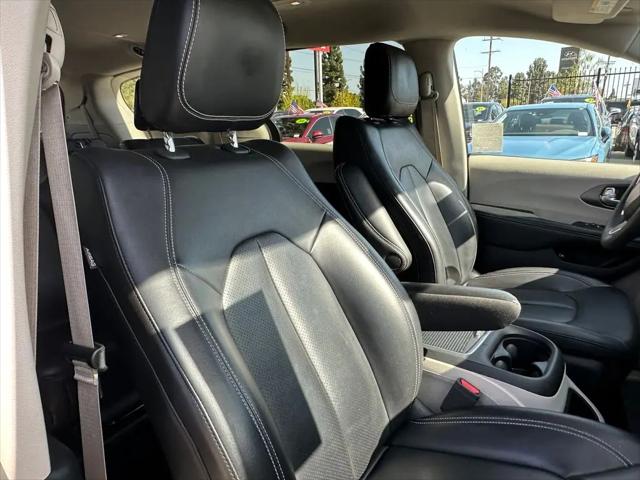 2023 Chrysler Pacifica Hybrid Touring L