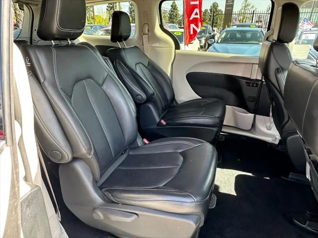 2023 Chrysler Pacifica Hybrid Touring L