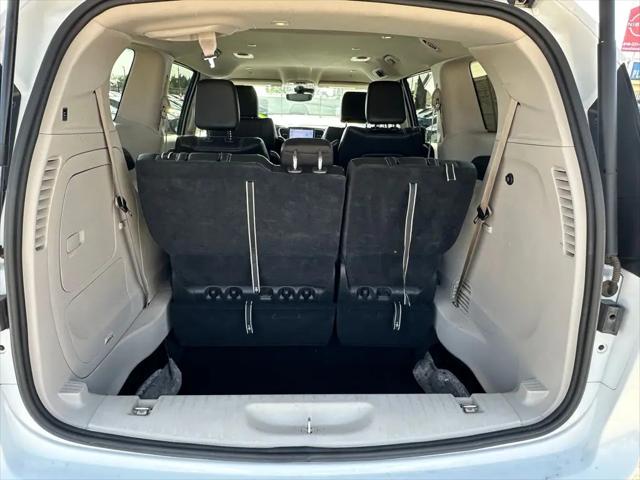 2023 Chrysler Pacifica Hybrid Touring L