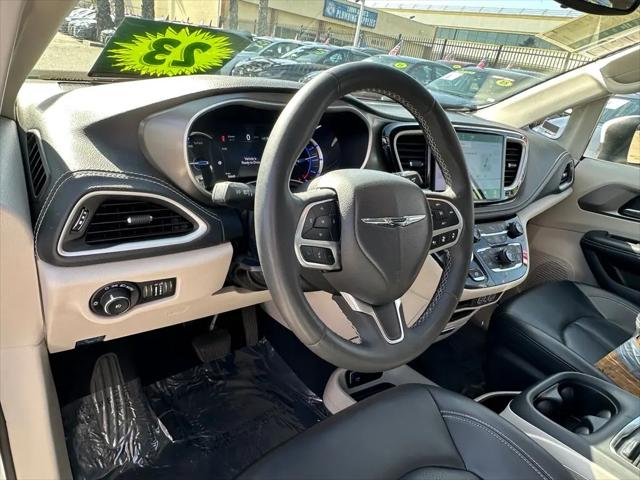 2023 Chrysler Pacifica Hybrid Touring L