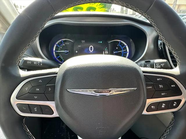 2023 Chrysler Pacifica Hybrid Touring L
