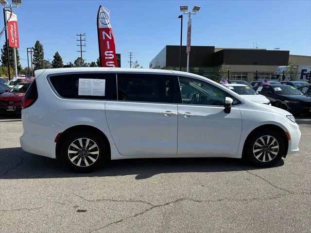 2023 Chrysler Pacifica Hybrid Touring L