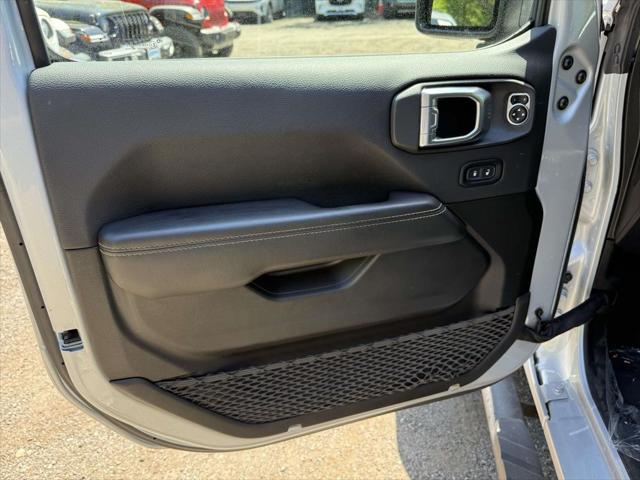 2024 Jeep Wrangler 4-Door Sahara 4x4