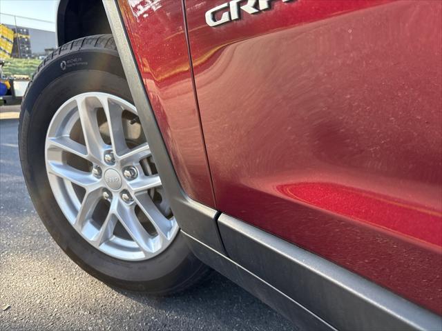 2025 Jeep Grand Cherokee Laredo X 4x4