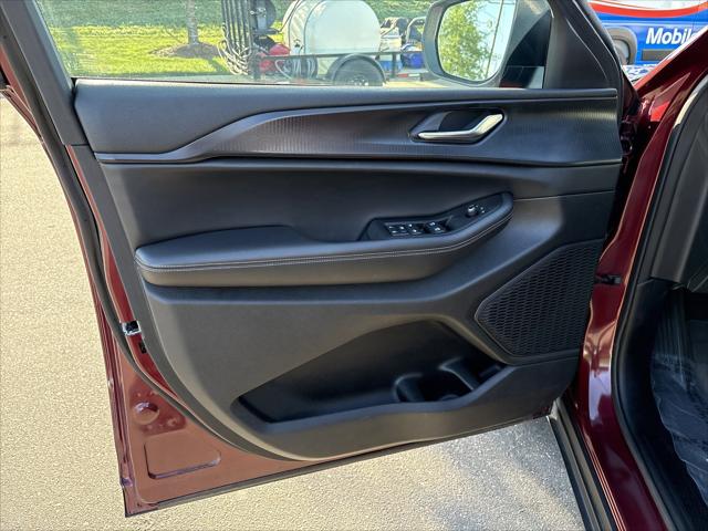 2025 Jeep Grand Cherokee Laredo X 4x4