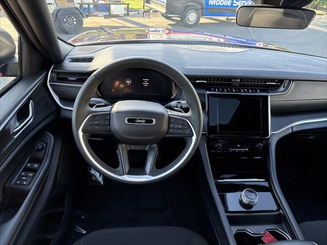 2025 Jeep Grand Cherokee Laredo X 4x4