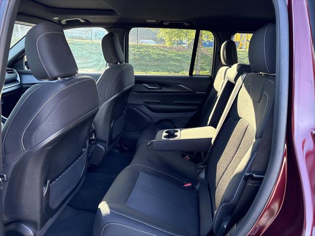 2025 Jeep Grand Cherokee Laredo X 4x4