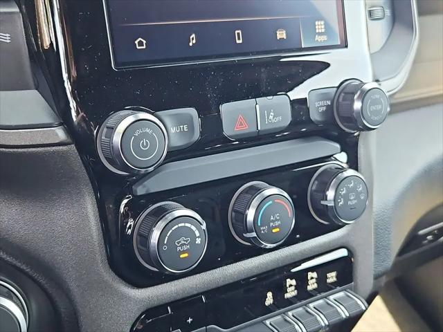 2026 Ram 1500 Warlock Crew Cab 4x4 5'7" Box