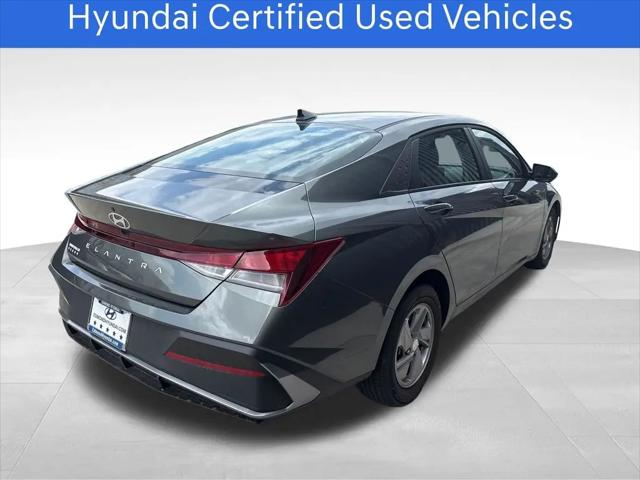 2025 Hyundai Elantra SE