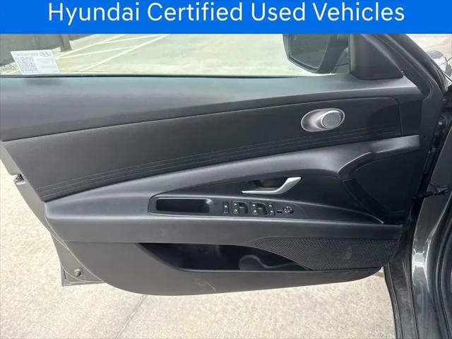 2025 Hyundai Elantra SE