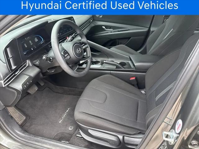 2025 Hyundai Elantra SE