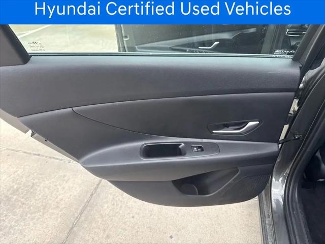 2025 Hyundai Elantra SE