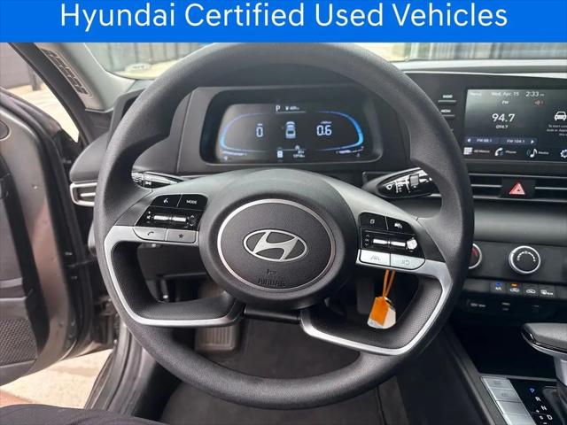 2025 Hyundai Elantra SE
