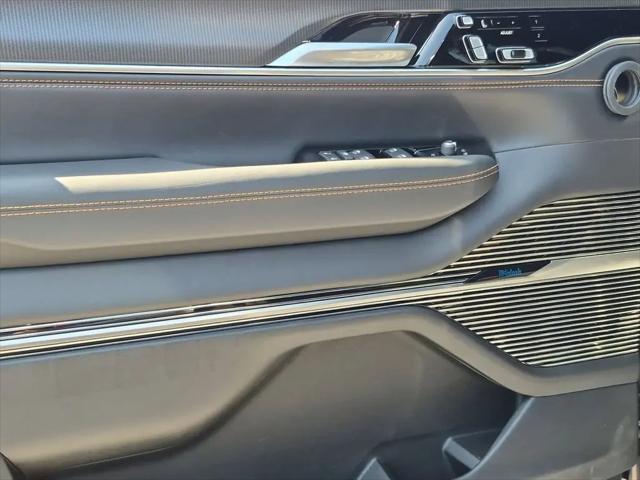 2026 Jeep Grand Wagoneer Summit Reserve 4x4