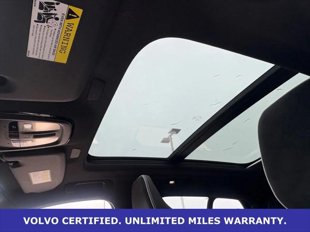 2023 Volvo XC40 B5 Plus Dark Theme