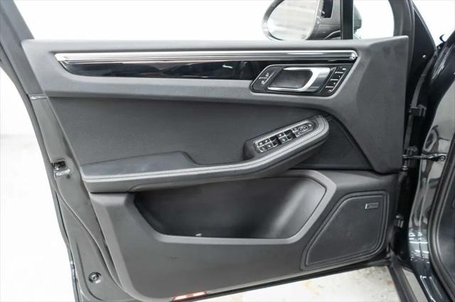 2023 Porsche Macan T