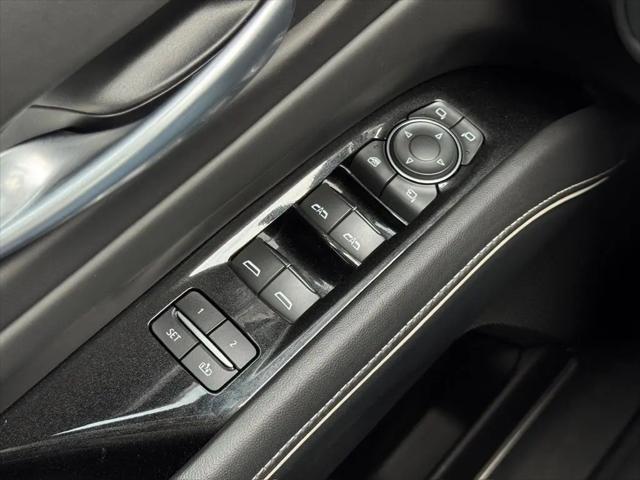 2023 Cadillac Escalade 4WD Sport Platinum
