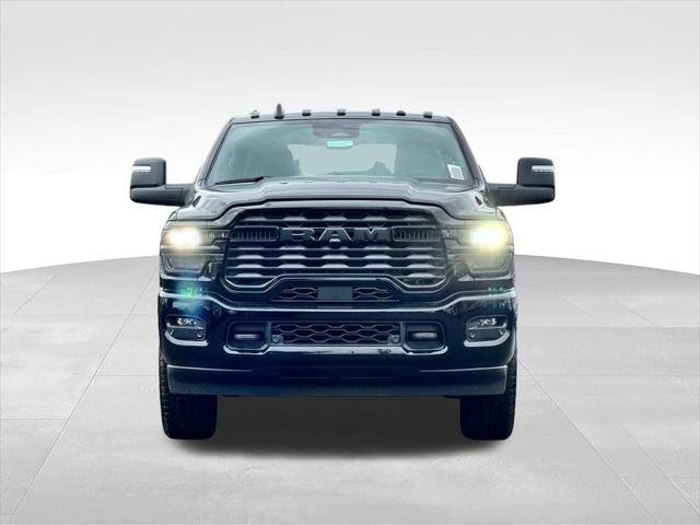 2026 RAM 3500 RAM 3500 BIG HORN CREW CAB 4X4 8 BOX