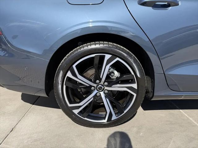 2025 Volvo S60 B5 Plus