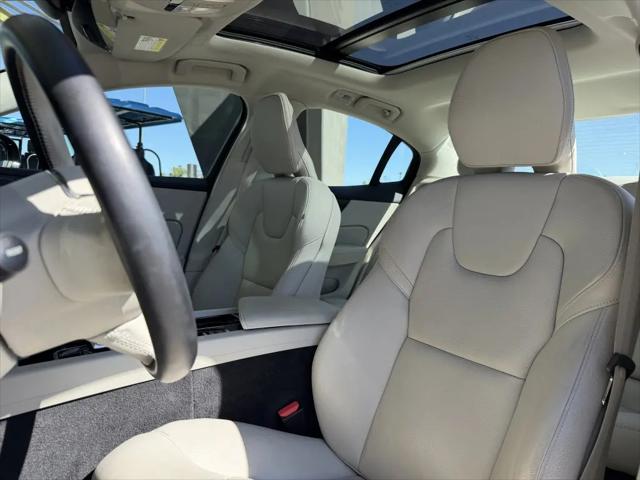 2025 Volvo S60 B5 Plus