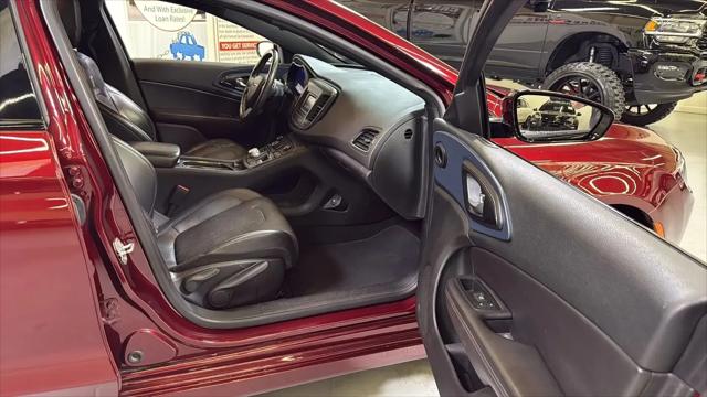 2015 Chrysler 200 S