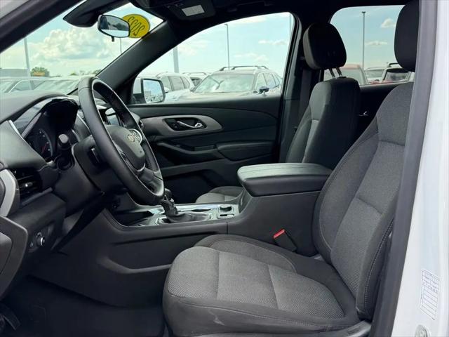 2023 Chevrolet Traverse FWD LT Cloth