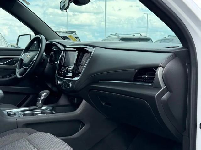 2023 Chevrolet Traverse FWD LT Cloth