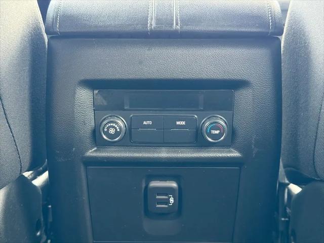 2023 Chevrolet Traverse FWD LT Cloth