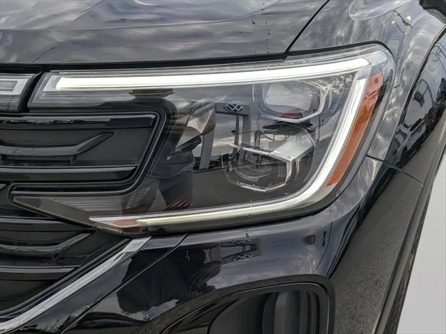 2026 Volkswagen Atlas Cross Sport SE with Technology