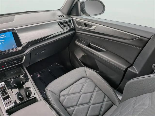 2026 Volkswagen Atlas Cross Sport SE with Technology