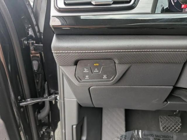 2026 Volkswagen Atlas Cross Sport SE with Technology