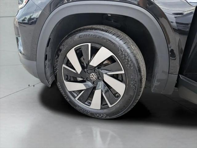 2026 Volkswagen Atlas Cross Sport SE with Technology