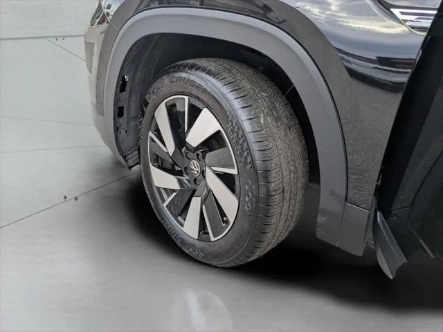 2026 Volkswagen Atlas Cross Sport SE with Technology